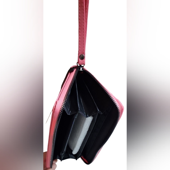 Womens Pink Skull Embossed Ed Hardy Wallet + Wristlet Strap - Picture 4 of 5